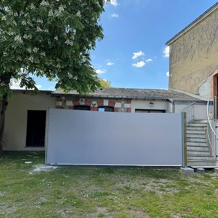 Petit Gite Avec Terrasse Thouarce Bagian luar foto